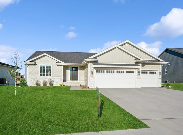 2640 Abbott Drive, Waukee, IA 50263
