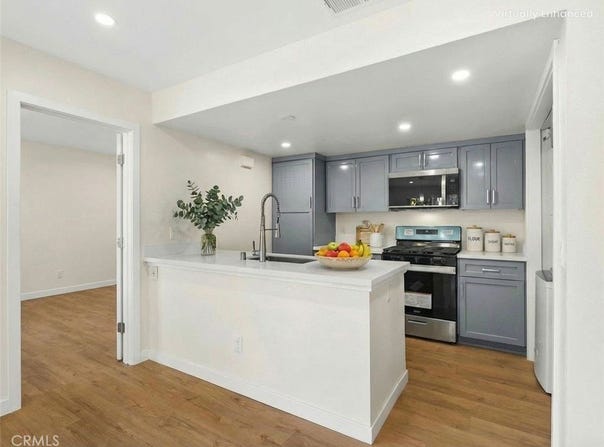10237 De Soto, Chatsworth, CA 91311