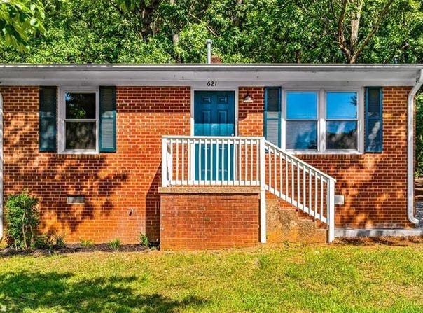 621 Spring Garden Circle, High Point, NC 27260