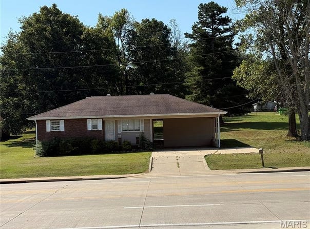2902 Oak Grove Road, Poplar Bluff, MO 63901