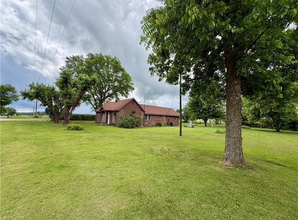 14077 Highway 72, Garfield, AR 72732