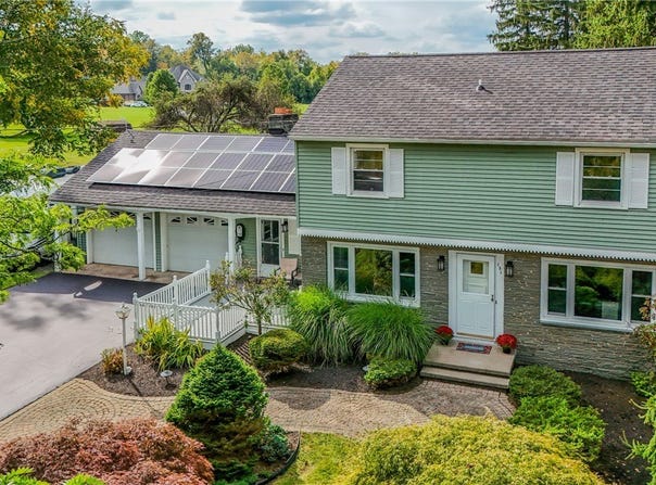 151 Salt Road, Webster, NY 14580