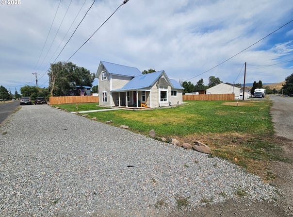 867 S 3RD St, Union, OR 97883