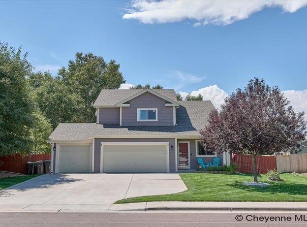 1406 MEADOW DR, Cheyenne, WY 82001