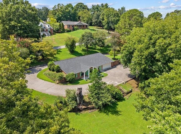 2502 E Hill View Drive, DALTON, GA 30721