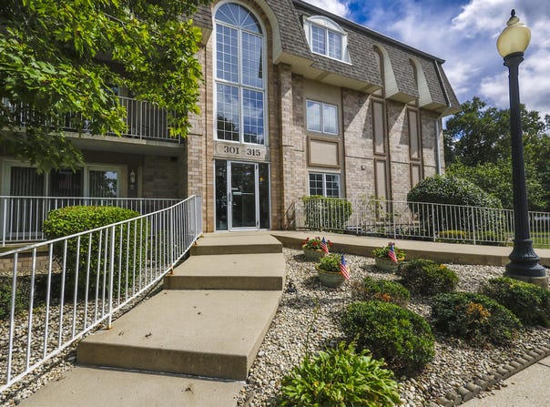 306 Swan Drive, Dyer, IN 46311