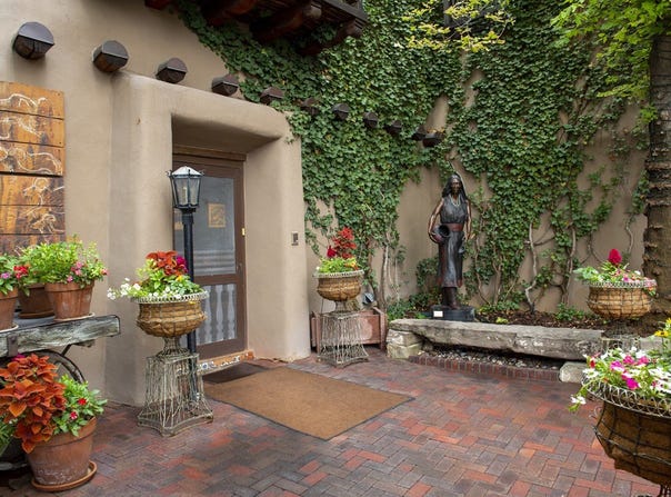 1075 Paseo de Peralta, Santa Fe, NM 87505
