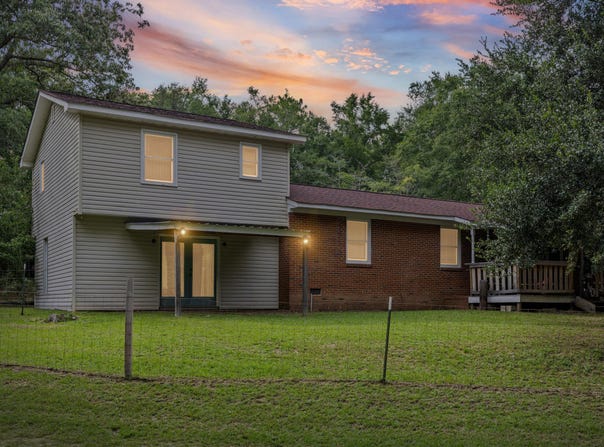 664 S Dixie Road, Wagener, SC 29164