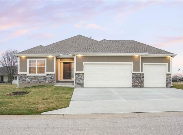 11810 E 231st Street, Peculiar, MO 64078