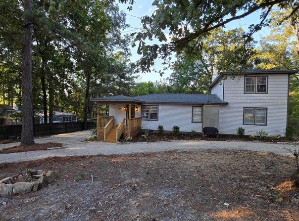 3893 PARKWOOD ROAD, BESSEMER, AL 35022