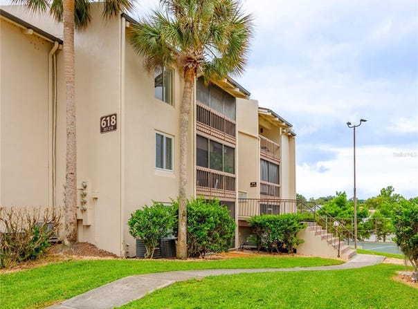 618 ORANGE Drive, ALTAMONTE SPRINGS, FL 32701