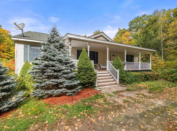 159 Summit View Drive, Tamworth, NH 03886