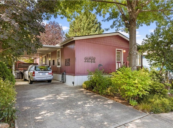 10 E S Stage Rd, Medford, OR 97501