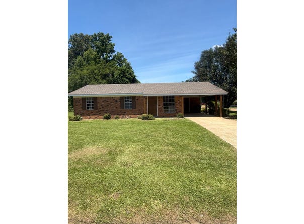 124 King St, Grenada, MS 38901