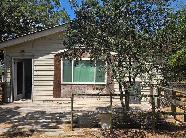 24853 Lakeview Drive, Mathis, TX 78368