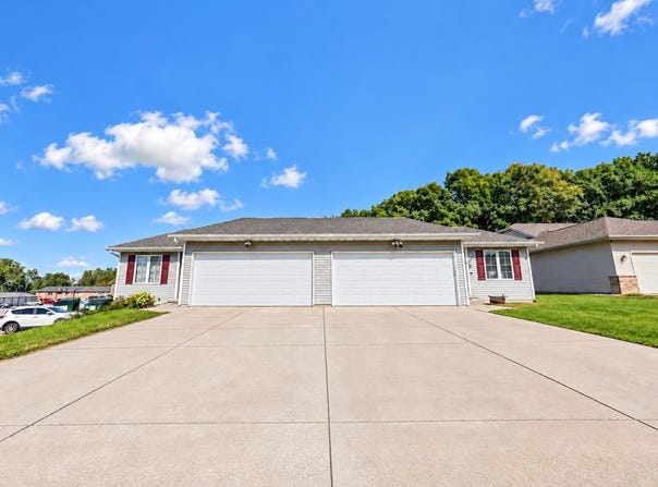 2725 HUMBOLDT Road, GREEN BAY, WI 54311