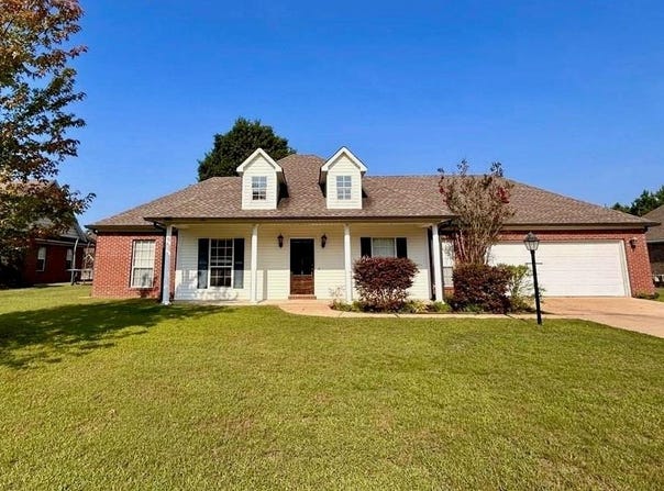 704 Savannah, OXFORD, MS 38655