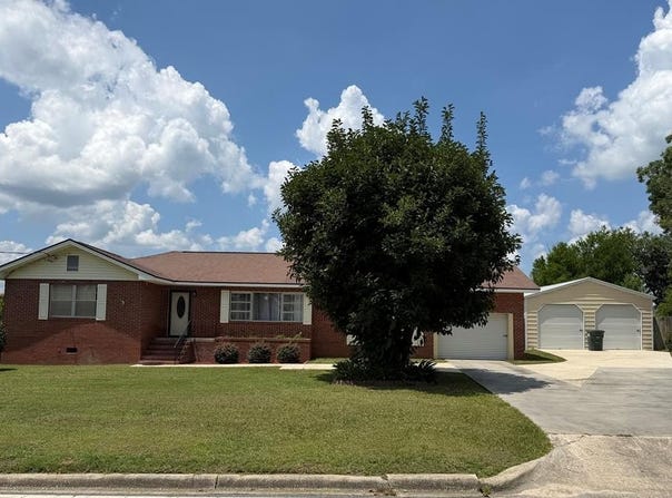 302 E Smith, Nashville, GA 31639