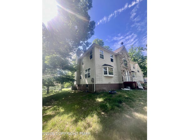 105 Hobbit Drive, Tamiment, PA 18371