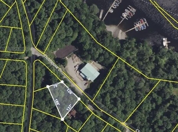 105 Clubhouse Drive, Greentown, PA 18426