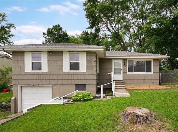 704 S Cedar Street, Belton, MO 64012