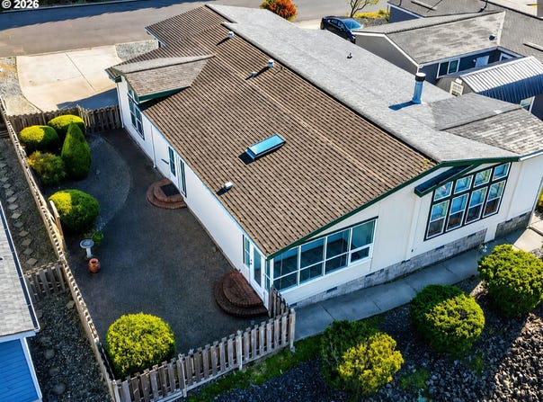 752 DENISE Pl, CoosBay, OR 97420