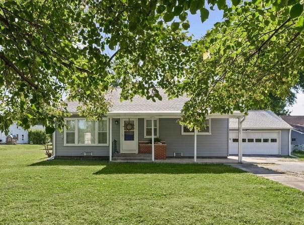 205 E Jefferson Street, Philo, IL 61864