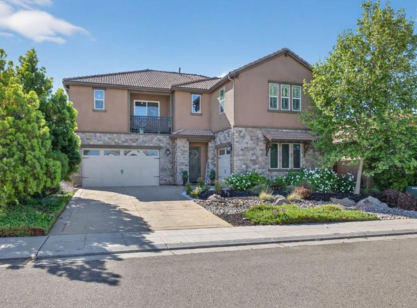 638 Mesa Dr S, Madera, CA 93636