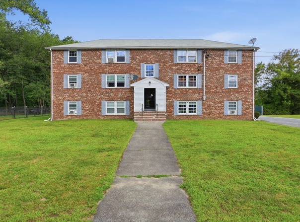 23 Frank St, Dracut, MA 01826