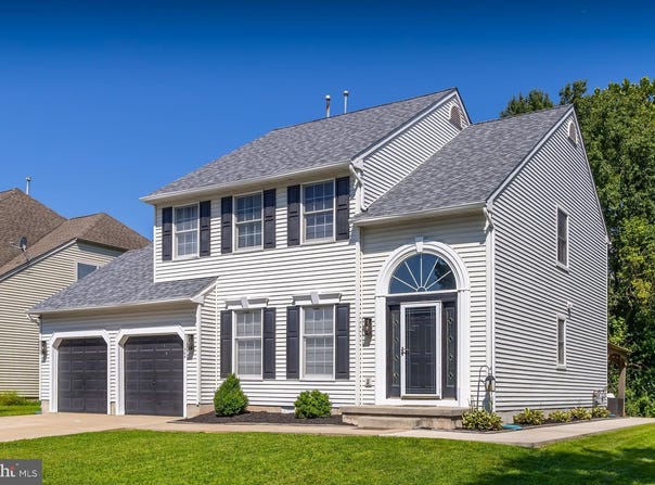 104 STONE HENGE Drive, SWEDESBORO, NJ 08085