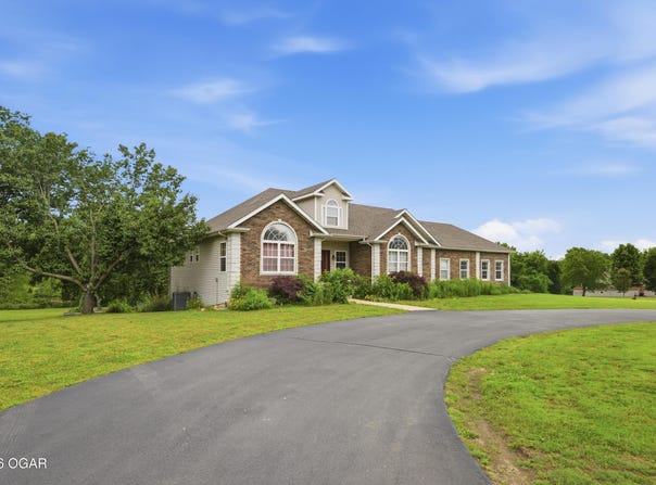 2355 S County Lane 124, Carthage, MO 64836