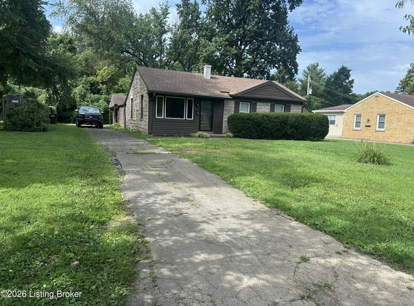 1208 Gallant Fox Run Rd, Lyndon, KY 40242