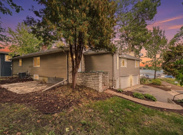 2149 Cardinal Lane, Mound, MN 55364