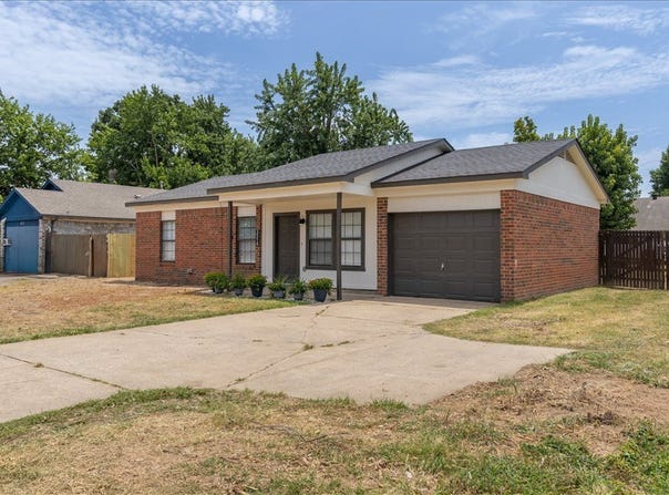 3514 W Olive Street, Rogers, AR 72756