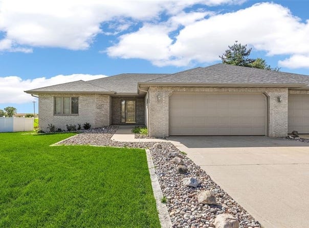 23620 Gombert Drive, Anamosa, IA 52205