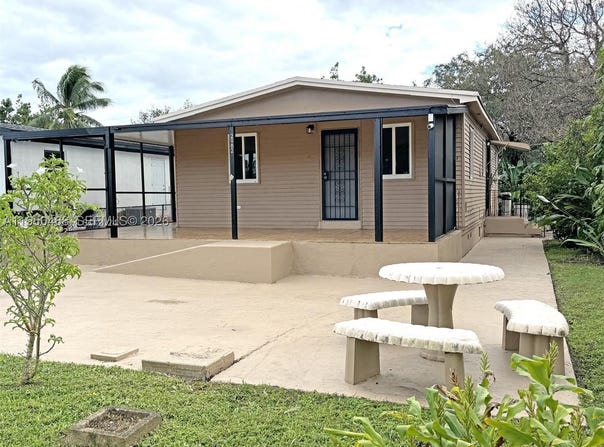 2982 NW 95th St, Miami, FL 33147