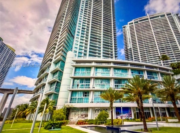 92 SW 3rd St, Miami, FL 33130