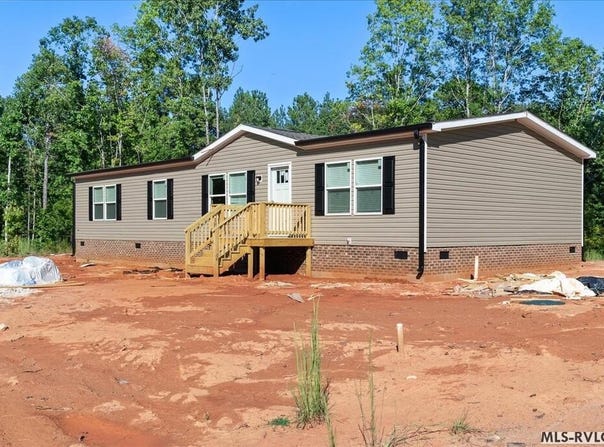 Tanner Town Road, Brodnax, VA 23920