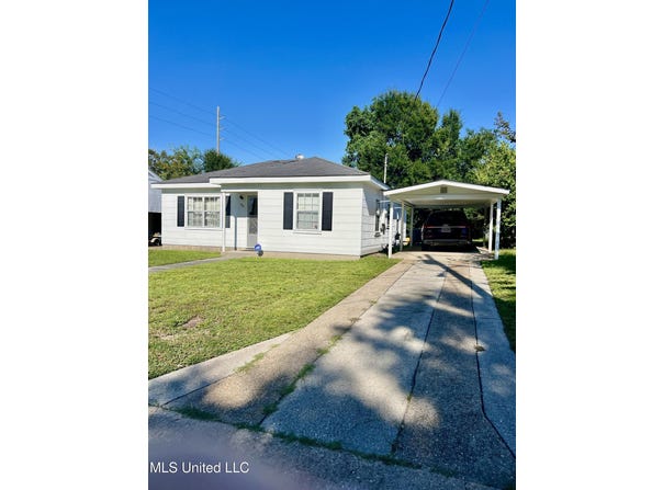 186 Summer Place, Biloxi, MS 39530