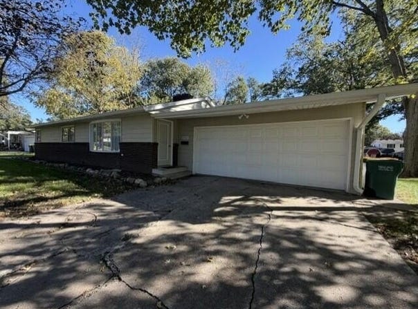 2302 Sears Street, Valparaiso, IN 46383
