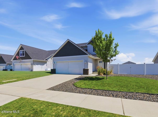 12398 N Cavanaugh Dr, Rathdrum, ID 83858