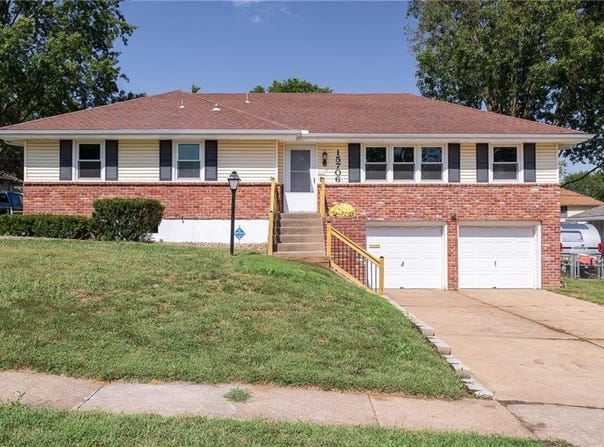 15706 E 44th Terrace S, Independence, MO 64055