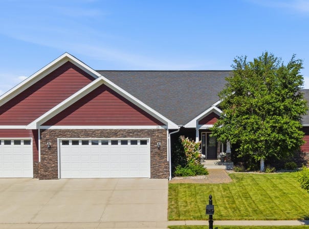 2815 Water View Drive, Aberdeen, SD 57401