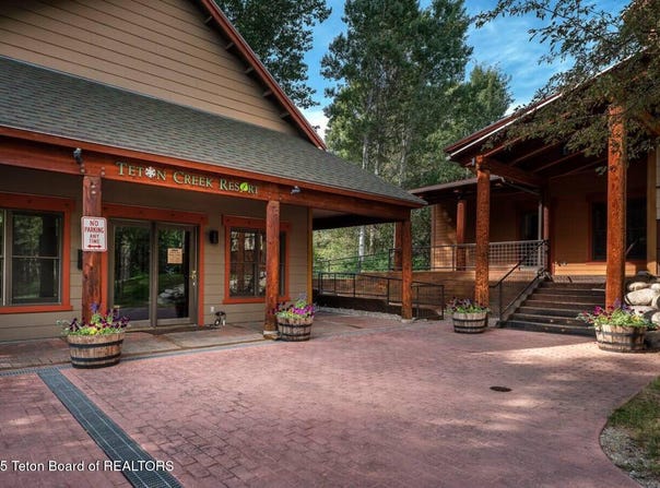 2740 SHADOWMOON Lane, Driggs, ID 83422