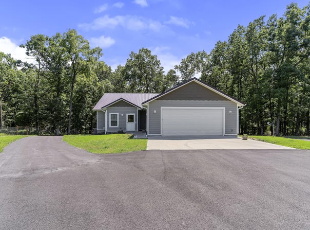 9318 E Farm Rd 112, Strafford, MO 65757
