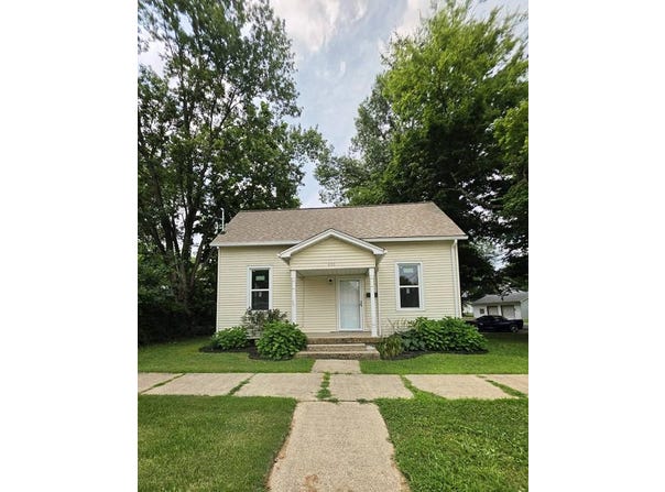 433 W Elm, Olney, IL 62450
