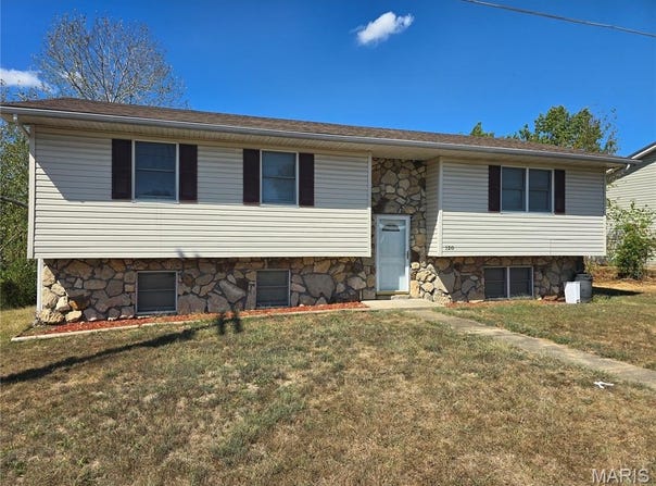 128 Carter Street, St Robert, MO 65584