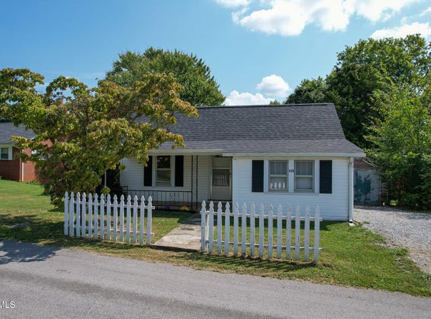 113 W Barton Ridge Road, Greeneville, TN 37743