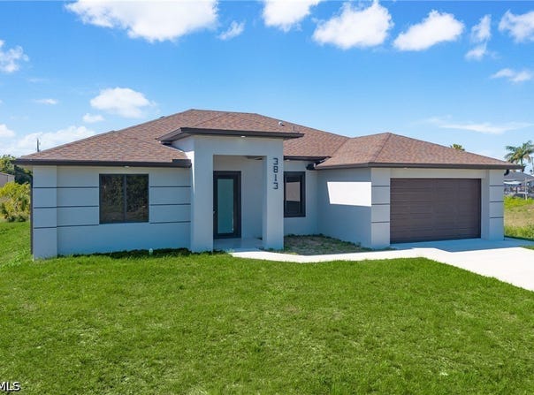 3813 1st Street SW, Lehigh Acres, FL 33976