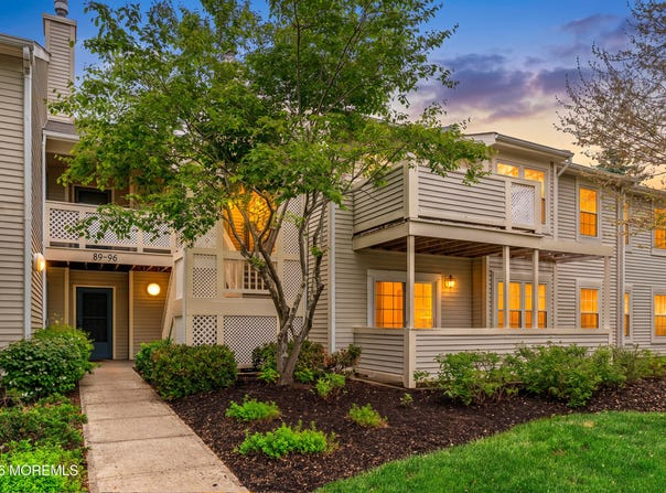 94 Briarwood Court, Howell, NJ 07731